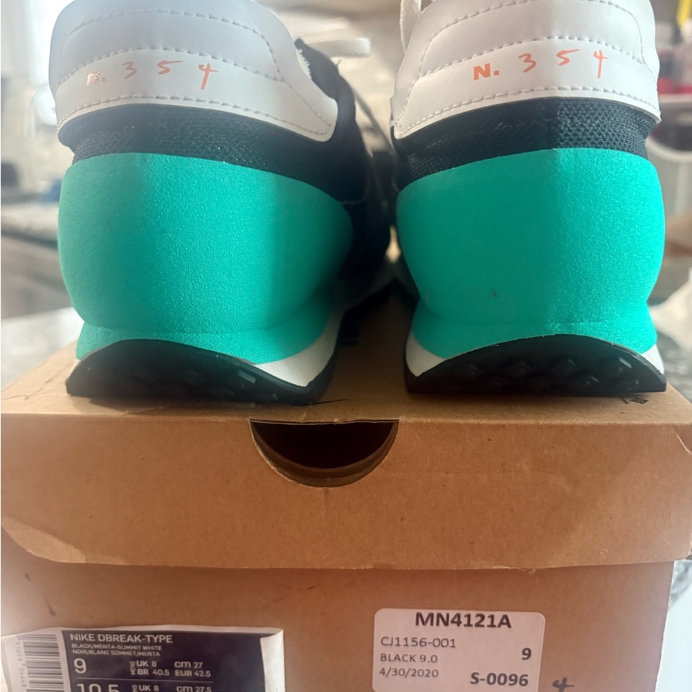 Nike Men's Sneakers in Black and Teal - Picture 5 of 5